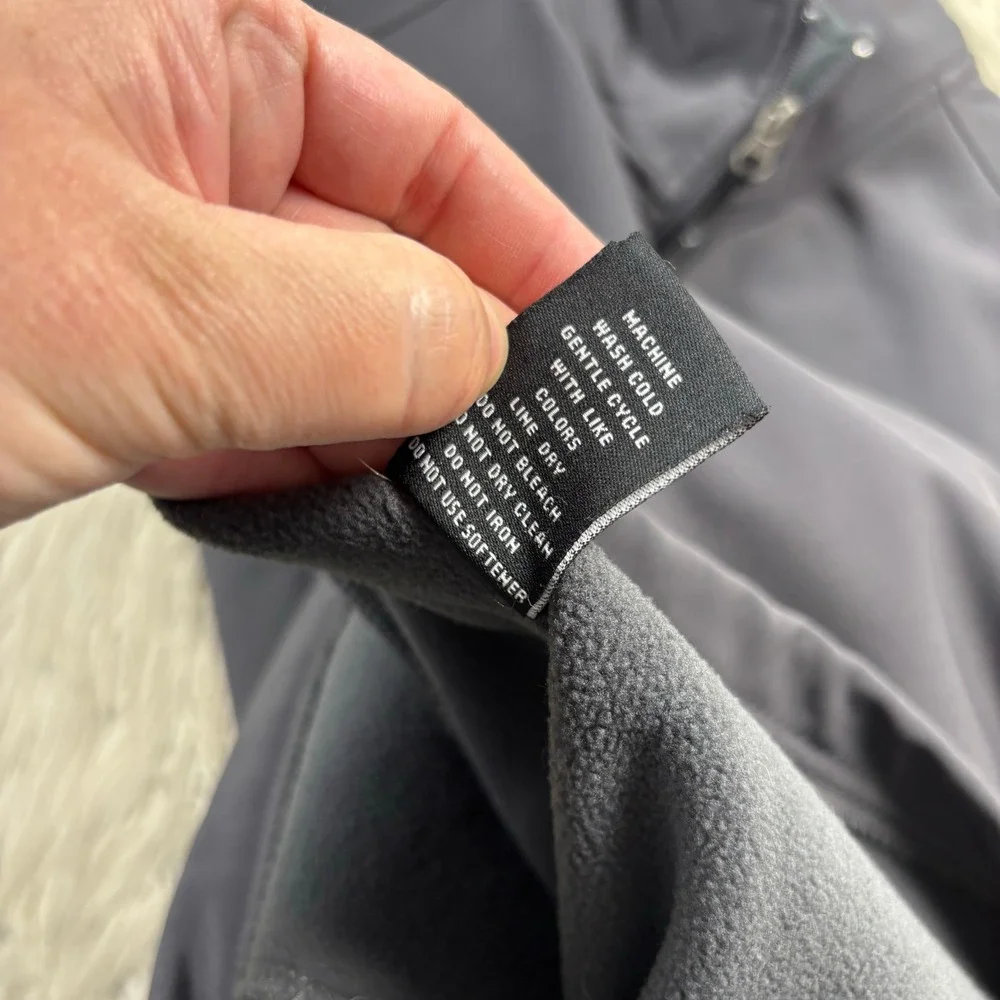 Fossa zip front